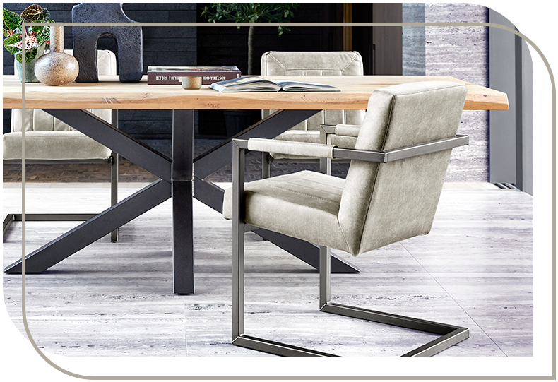 Industrieel interieur - Stoel Contiro - Tafel Gardo - INHOUSE